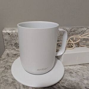 Ember White Smart Mug with Charger